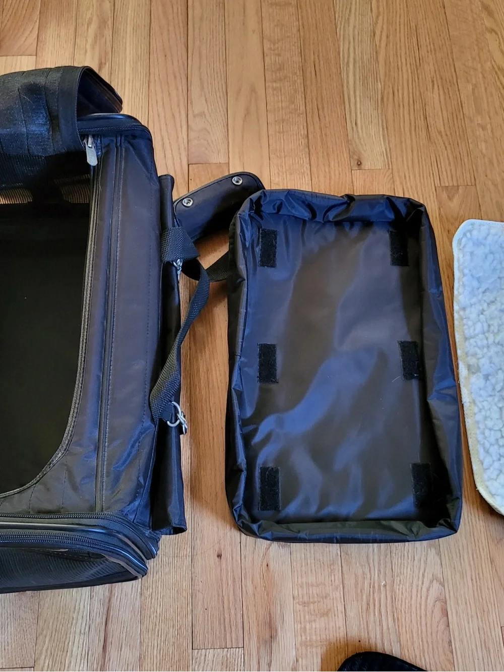 NEW Sherpa Ultimate On Wheels Large Rolling Pet Carrier – Black